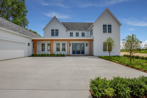 Concrete Driveway Service in Blue Springs