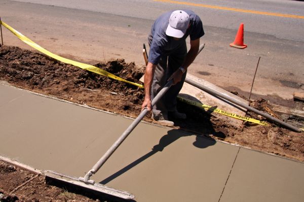 Sidewalk Pouring in Blue Springs